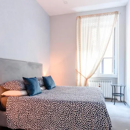 Santa Lucia Flat, Naples